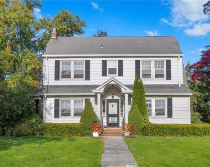 21 Warwick Avenue, Eastchester