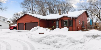 5462 Hodgson Road, North Oaks