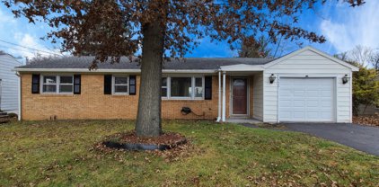 7240 Chambers Hill Rd, Harrisburg