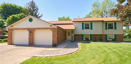 645 QUEENSWOOD Drive, Indianapolis