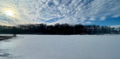 303 Greenview Circle, Amery