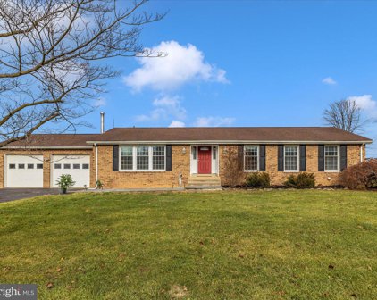8102 Canterbury Dr, Frederick