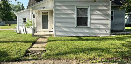 205 W Vine Street, Van Buren