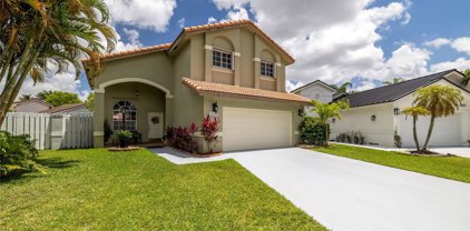 17643 Sw 5th St, Pembroke Pines