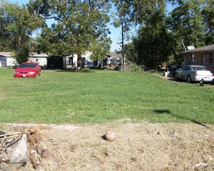 712 W Live Oak Street, Angleton