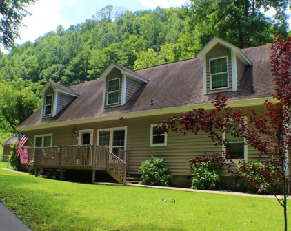 124  Johnson Hollow Road, Pikeville