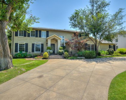1728 Kingsbury Lane, Nichols Hills