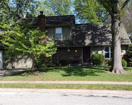 904 NW Springwood Drive, Blue Springs