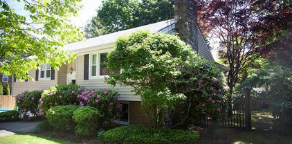 22 East Side  Drive, Barrington