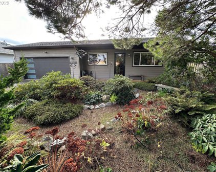 835 SW 9TH ST, Bandon