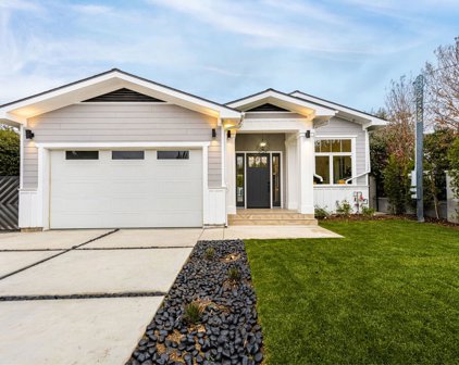 13415 Magnolia Boulevard, Sherman Oaks
