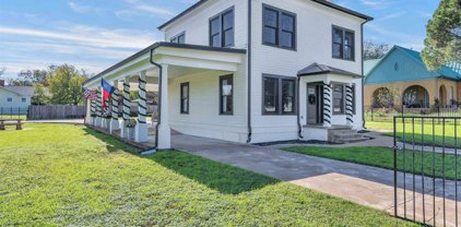 404 W Sandstone Street, Llano
