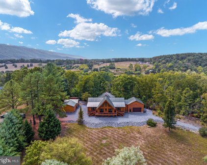 395 Fox Ridge Dr, Strasburg