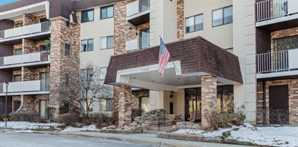 3300 N Carriageway Drive Unit #104, Arlington Heights