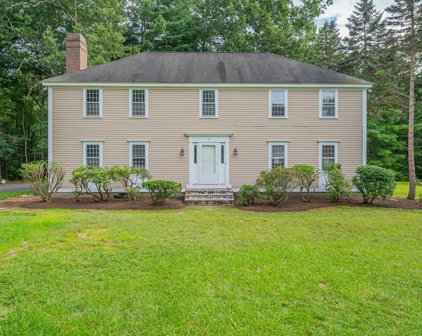 76 Robert Best Rd, Sudbury