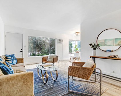8514  Sherwood Dr, West Hollywood