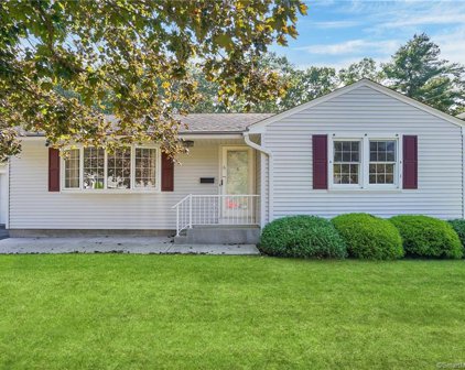 6 Hollywood Drive, Enfield