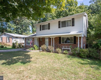 5376 Gainsborough Dr, Fairfax