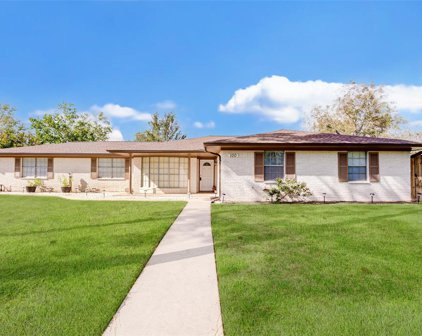 100 Lazy Lane, Lake Jackson