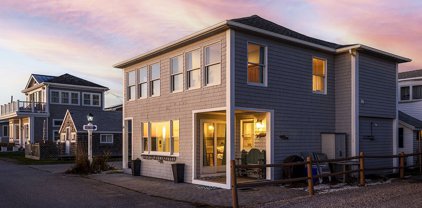 35 Shore Road, Narragansett