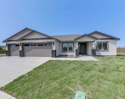 6697 W 32nd Ave, Kennewick