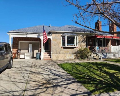 7-19 129th Street, College Point