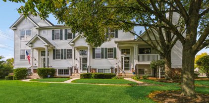 933 Manchester Circle, Grayslake
