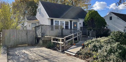 233 43rd Street, Lindenhurst