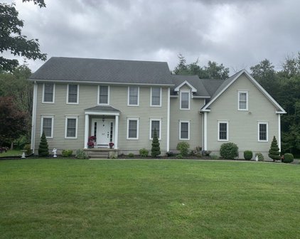 317 Colonial Dr, Ludlow