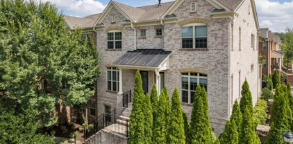 405 Alderwood Street, Sandy Springs