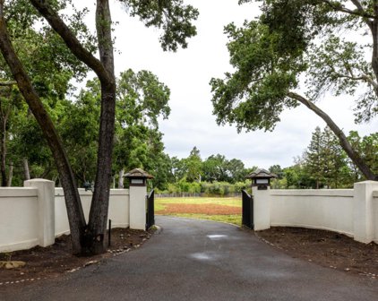 236 Camino Al Lago, Atherton