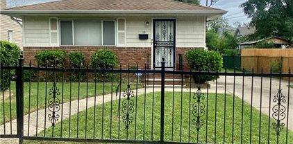 16 Anna Avenue, Roosevelt