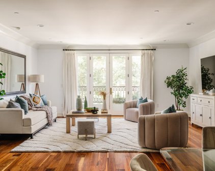 261 S Reeves Dr Unit 204, Beverly Hills