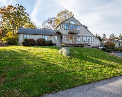 58 Overhill Road, Warren