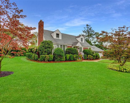 30 Yale Boulevard, New Hyde Park
