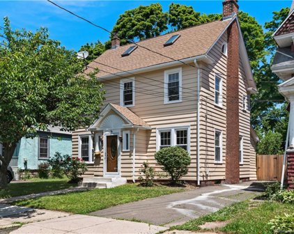 57 Washington Manor Avenue, West Haven