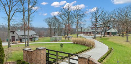 135 Fox Hill Dr, Bell Acres