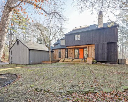 4 Sandpiper Ct, Medford