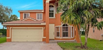 7635 Nw 23rd St, Pembroke Pines