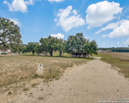 338 Salt Grass Trail, Bandera
