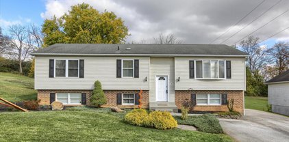 56 Schofield Dr, East Berlin