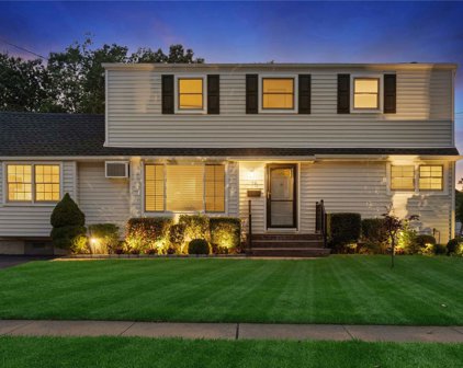 78 Westwood Road N, Massapequa Park