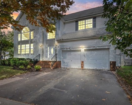 1 Waters Lane, Montgomery Twp.