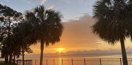 1610 Tahiti Dr, Gulf Breeze
