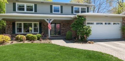 1112 Pinetree Lane, Libertyville