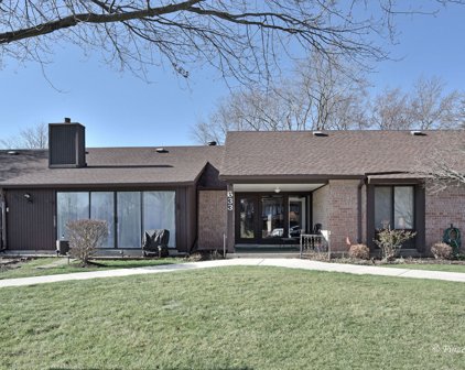 633 Cress Creek Lane Unit #2, Crystal Lake