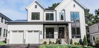 7315 Pine Dr, Annandale