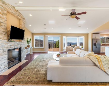 9550 St Helena Road, St. Helena