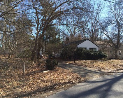 48 Edgewood Road, Wayland