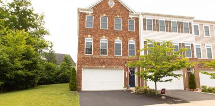 26095 Huntwick Glen Sq, Aldie